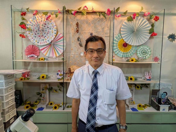 Stories - 吹田市旭通商店街 VOICE 002 ──人を『観る』眼鏡店 アサヒ眼鏡専門店 店主 畑間勇一